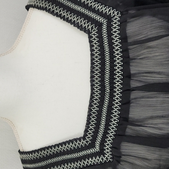 Mudd short sleeve semi sheer flower blouse - Picture 5 of 7